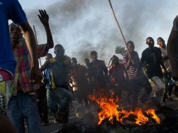 Ellos señalan que tienen el objetivo de proteger a la población y a sus bienes. AP / ARCHIVO