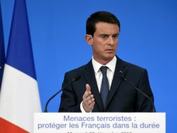 El primer ministro Manuel Valls deja abierta la posibilidad de prolongar el estado de emergencia más allá de los tres meses. EFE / E. Feferberg