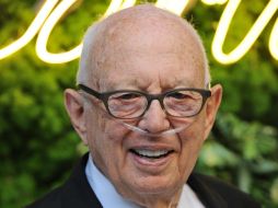 Aunque es más conocido por su pintura, Ellsworth Kelley también fue un importante escultor. EFE / ARCHIVO