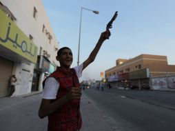 Piden evitar manipular armas si han ingerido bebidas alcohólicas. AP / ARCHIVO