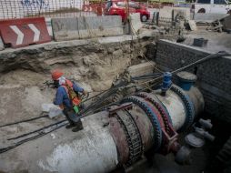 El agua fue suspendida en colonias de la metrópoli debido a obras de la Línea 3. EL INFORMADOR / ARCHIVO