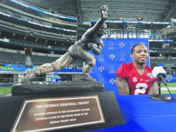 Derrick Henry, ganador del máximo galardón individual del futbol americano de la NCAA, será una de las figuras a seguir. AP / l. Otero