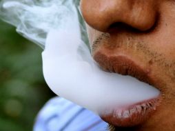 Los cigarros electrónicos pueden ser dañinos para la salud al no saber de qué están hechos. EFE / ARCHIVO