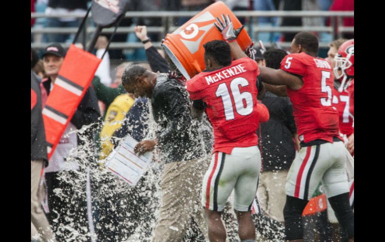 La Universidad de Georgia finalizó la temporada con un triunfo bajo las órdenes del entrenador interino Bryan McClendon. AP / D. Ferrell
