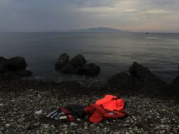 Cuarenta refugiados que partieron en una embarcación desde Turquía naufragaron en las costas rocosas de la isla. EFE / ARCHIVO