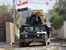 Fuerzas de seguridad iraquíes realizan patrullajes para ubicar a posibles miembros del EI. AFP /