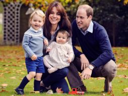 El príncipe Guillermo y su esposa, Catalina, son padres del príncipe Jorge y la princesa Carlota. AFP / ARCHIVO