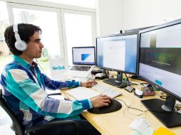 Con tan sólo 24 años, Manuel de la Torre lidera VoxFeed, una empresa de la cual dependen 34 personas entre Guadalajara y el DF. EL INFORMADOR / P. Franco