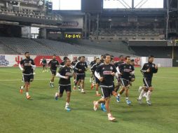 El equipo llevó a cabo trabajo de fondo físico y trote. TWITTER / @chivas