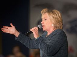 La ex senadora mantiene la ventaja en todos los sectores de votantes consultados. AFP / ARCHIVO