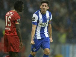 Al minuto 22 el flamante capitán, 'HH', aprovechó un despeje enemigo a la altura de la media luna para anotar. AFP / M. Riopa