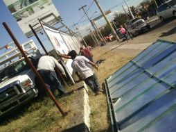 Las vallas están ubicadas en la confluencia de la avenida Fidel Velázquez y la Calzada Independencia. EL INFORMADOR / E. Barrera