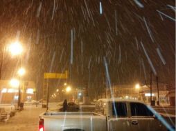 Las autoridades sonorenses piden a los automovilistas manejar con precaución en toda la región noreste del estado. TWITTER / @conagua_clima