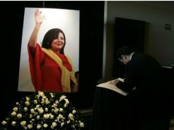 'Hoy todo el PRD exige justicia por nuestra compañera Gisela Mota', sostiene la senadora Angélica de la Peña. SUN / A. Acosta