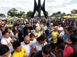 A una hora del arranque del duelo, los aficionados americanistas tenían que esperar varios minutos para poder comprar los boletos. SUN / ARCHIVO