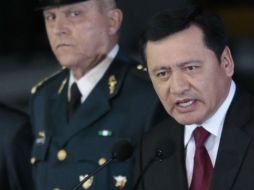 El encargado de política interior señaló que el trabajo de embajadores y cónsules es capaz de mostrar que México avanza. AFP / ARCHIVO