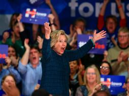 La encuesta demuestra los problemas que está enfrentando Clinton en los estados que darán inicio al proceso electoral. AP / N. Harnik