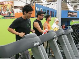 Tomar al menos dos litros de agua al día y realizar ejercicio han demostrado ser la mejor herramienta para adelgazar. EL INFORMADOR / ARCHIVO