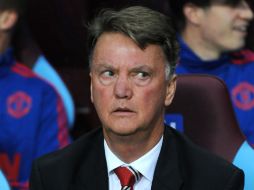 A Van Gaal no le gusta gritar, aclara que no es Sir Alex y no es su estilo. AP / ARCHIVO