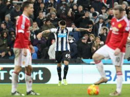 Perdonaron los visitantes y lo aprovechó el Newcastle, que de penalti estableció las tablas gracias a Mitrovic. EFE / L. Parnaby