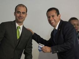 Cantú (i) estuvo presente en la presentación de gafetes FIFA para los árbitros en el 2016. MEXSPORT / J. Ramírez