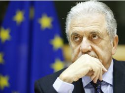Dimitris Avramopoulos indica que los esfuerzos por gestionar la emergencia de refugiados no están dando resultado. EFE / L. Dubrule