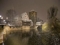 La ola de frío también se apoderó de otros países, lo que causó problemas de tránsito y apagones. EFE / D. Karmann