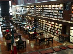 Prestadores de Servicio apoyan a quienes pidan información ahí mismo y auxilian por teléfono a los que no pueden trasladarse al lugar. EL INFORMADOR / ARCHIVO