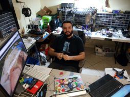 Joaquín Benítez es un apasionado de la tecnología. Además de su equipo de cómputo y su smartphone tiene tres drones. EL INFORMADOR / M. Vargas