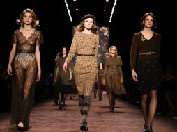 Los tonos marrones, verdes y negros inundaron las pasarelas. AFP / T. Schwarz