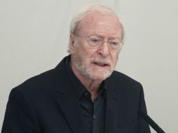 Michael Caine asegura que no nominarán a alguien por ser negro o blanco, sino por su interpretación. AFP / ARCHIVO