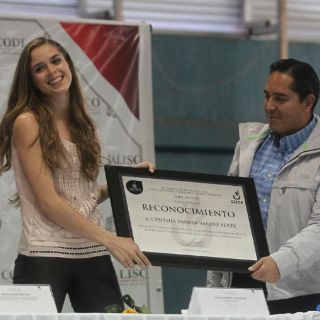 Homenajean a Cynthia Valdez en el Torneo de la Rosa