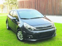 En su interior encontramos elementos poco comunes en su segmento, como un tablero cubierto por un material suave. EL INFORMADOR / C. Cerda