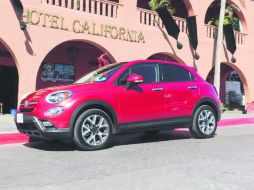 El 500X es el más reciente integrante de Fiat y a todas luces se tomó la influencia del 500 para su diseño exterior. EL INFORMADOR / C. Cerda
