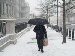 Debido a la intensidad de la tormenta, se pide a los ciudadanos que permanezcan en sus hogares al menos tres días. EFE / M. Reynolds