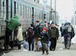 Algunos migrantes continúan su camino hacia Europa, buscando alejarse de la guerra. EFE / D. Savic
