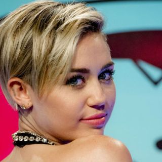Miley Cyrus protagonizará serie de Woody Allen