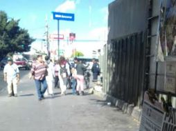 Algunos de los asistentes a la clínica sólo disponen de pocos minutos para comer, por lo que no quieren que los quiten. EL INFORMADOR / G. Trewartha