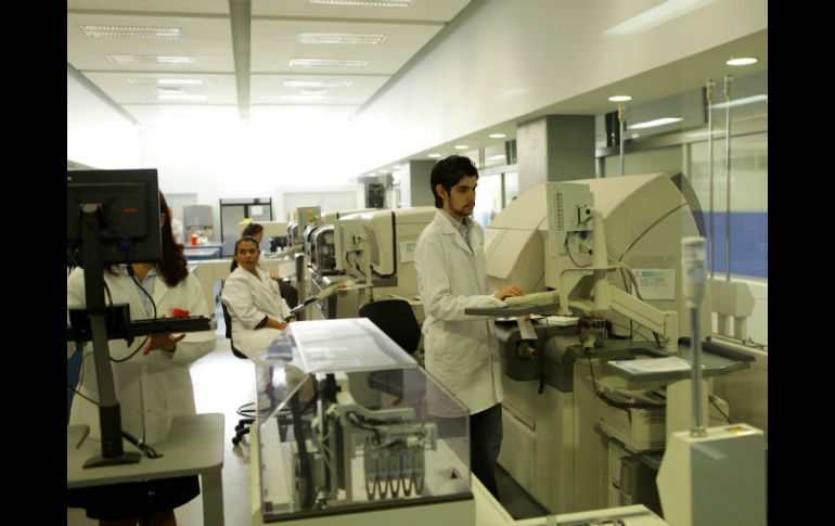 Los científicos señalan que muchos podrían escuchar voces, alucinas, hablar de ideas extrañas o creer que otros conspiran en su contra. EL INFORMADOR / ARCHIVO