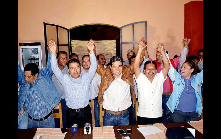 Hossein (c) Añade que desde un principio apoyó el movimiento por la presentación con vida de los normalistas. SUN / ARCHIVO