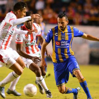 Juego entre San Luis y Necaxa termina con enfrentamiento