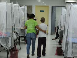 Entre más personas sean infectadas, es más fácil que la enfermedad se transmita y podría pasar por desapercibida. AFP / O. sierra