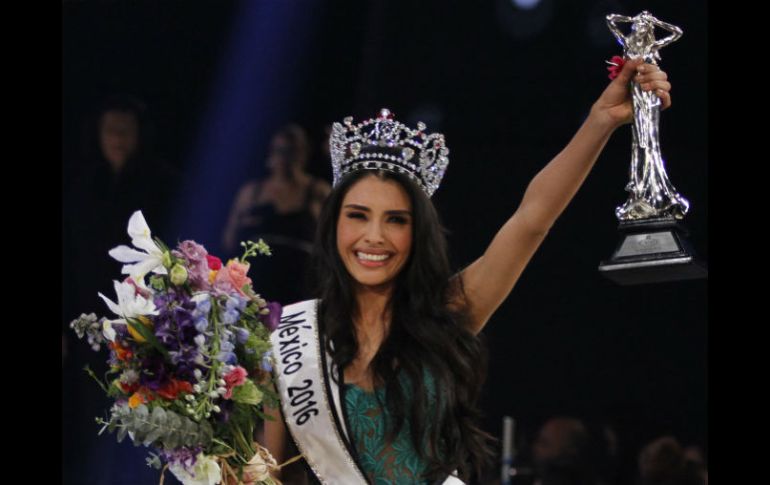 'No puedo hablar de la emoción estoy muy contenta por cumplir este sueño... ¡Vamos por Miss Universo!', expresó Cristal Silva. TWITTER / nbmexicooficial