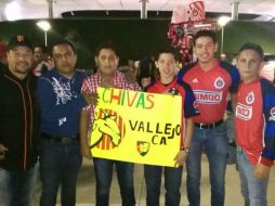 Los Rodríguez viajaron desde Vallejo, California, para conocer la casa del Guadalajara. EL INFORMADOR / A. Rodríguez