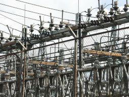 La CFE trabaja en modernizar y expandir su infraestructura de transmisión y distribución para disminuir pérdidas de energía eléctrica. EL INFORMADOR / ARCHIVO