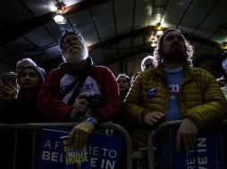 En Nueva Hampshire, los votantes depositan su papeleta en una urna, lo que permite participar a los ciudadanos 'independientes'. AFP / A. Burton