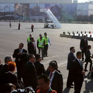 El Papa ya vuela sobre territorio mexicano: Peña Nieto