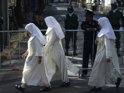 Desde las siete mañana comenzaron a dejar pasar a la gente por los diversos accesos. SUN / G. Perea
