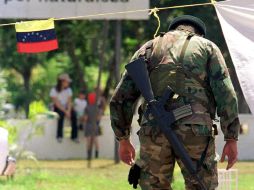 Juan José Sorja viajaba con seis hombres vestidos con uniformes militares pero que no pertenecen a la Fuerza Armada. AFP / ARCHIVO