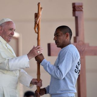 Reos en Coahuila siguieron por televisión mensaje del Papa